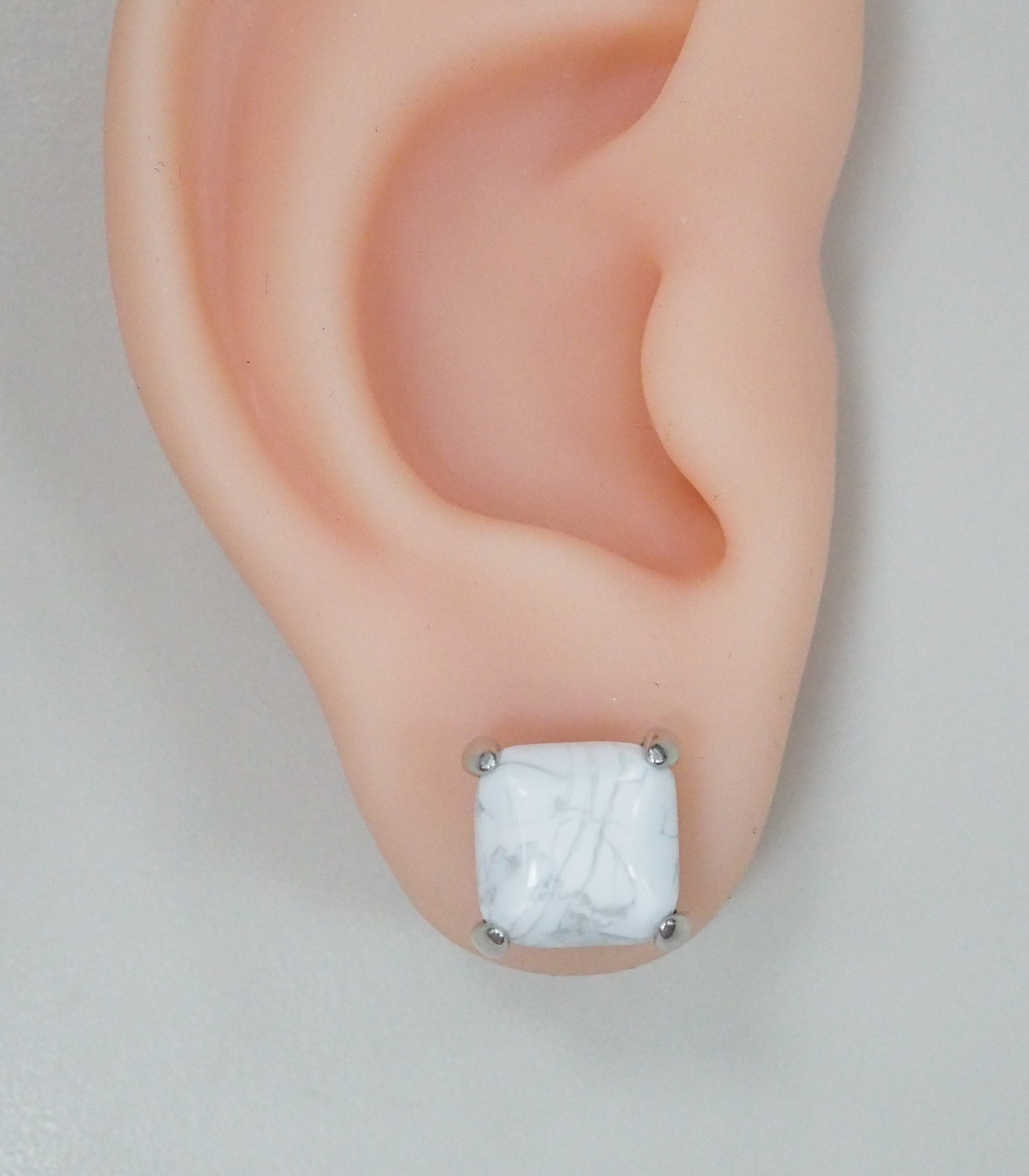 Серебряные серьги-пусеты с кахолонгом